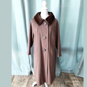 Vintage Coat 60’s 70’s Faux Fur Trim Button Up
